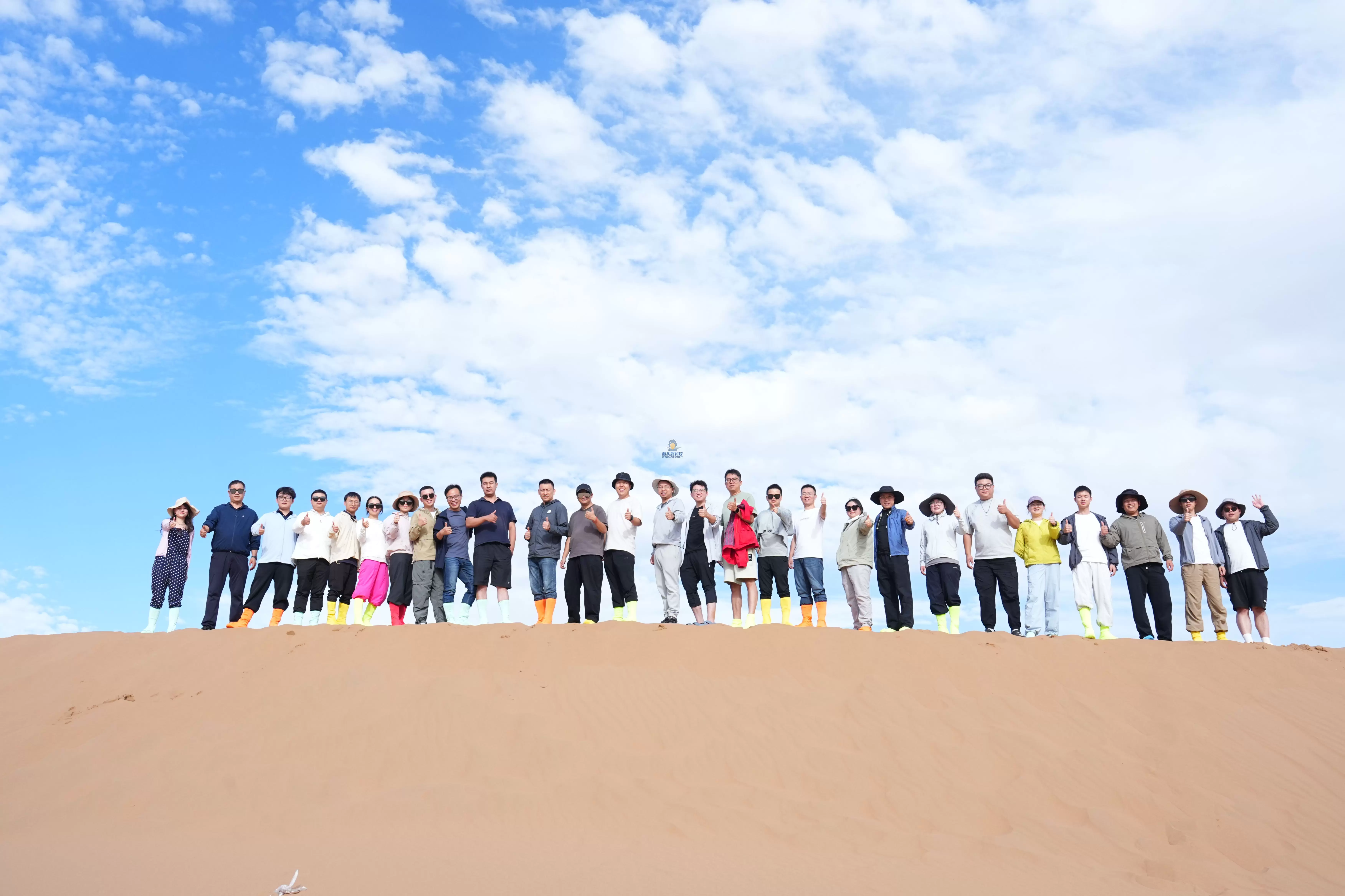 巴丹吉林沙漠之旅，鲸头鹳科技向标杆工厂而行